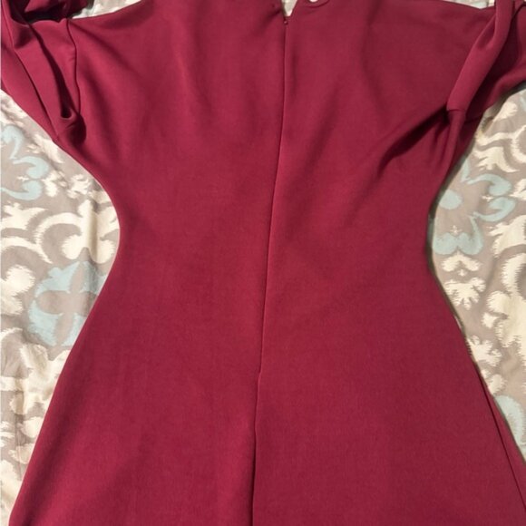 Chic Cutout Long Sleeve Dress in Burgundy - Picture 3 of 3
